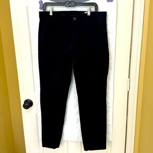 Men’s black GAP chino 34x30
